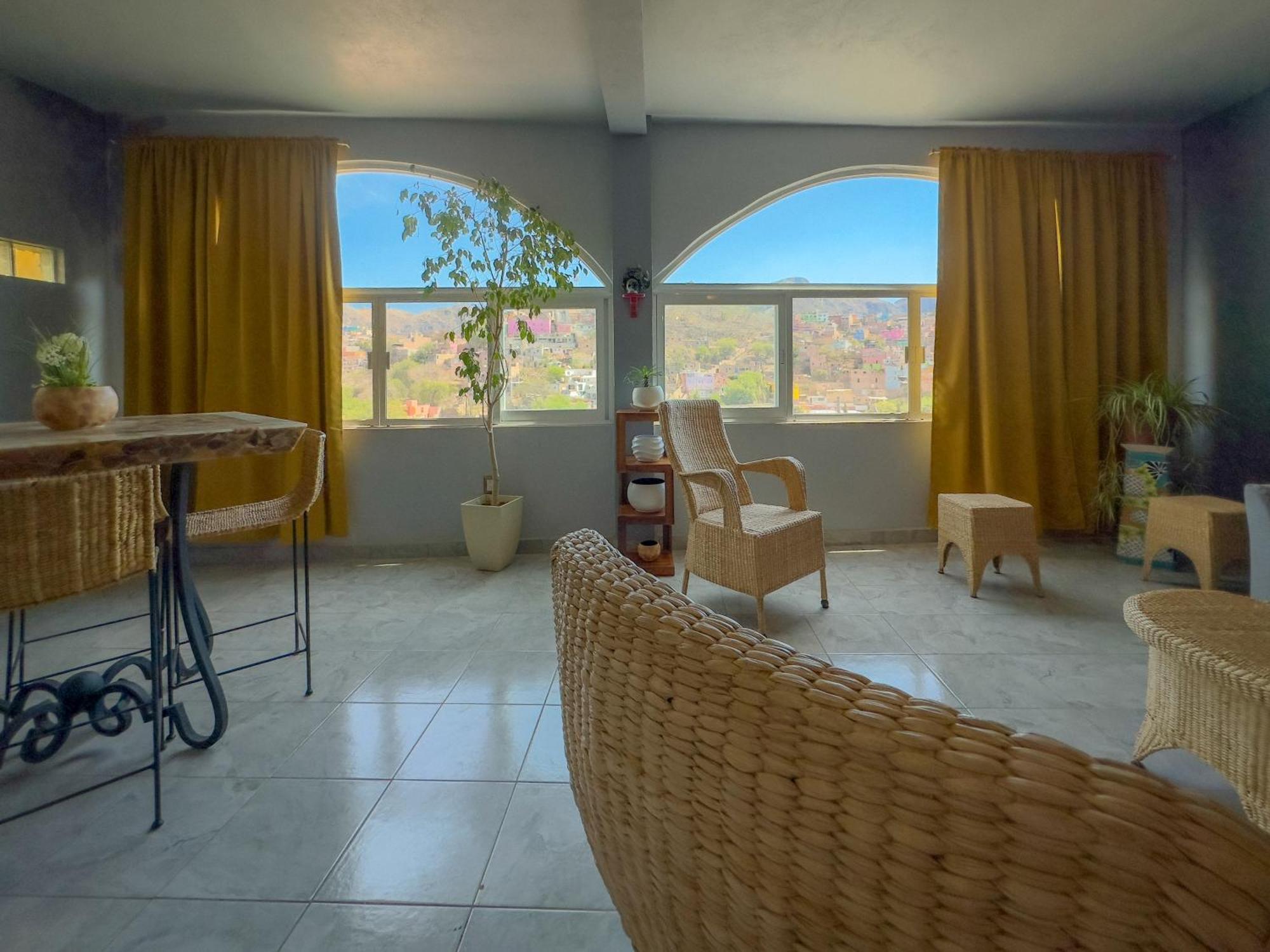 Hotel Casa De Colores 2*