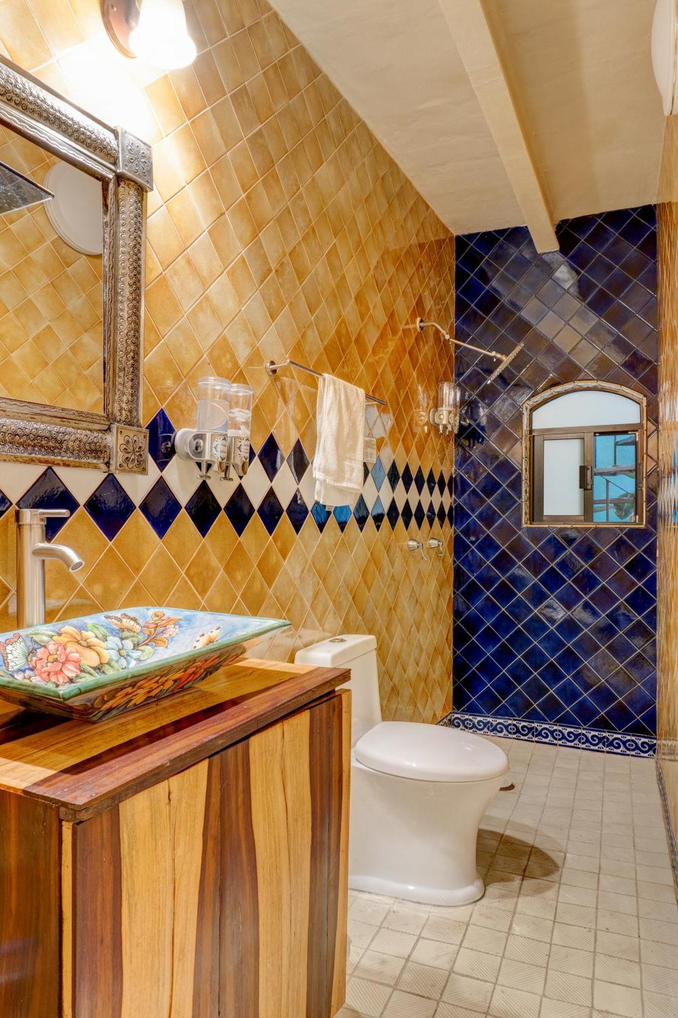 Hotel Casa De Colores 2*